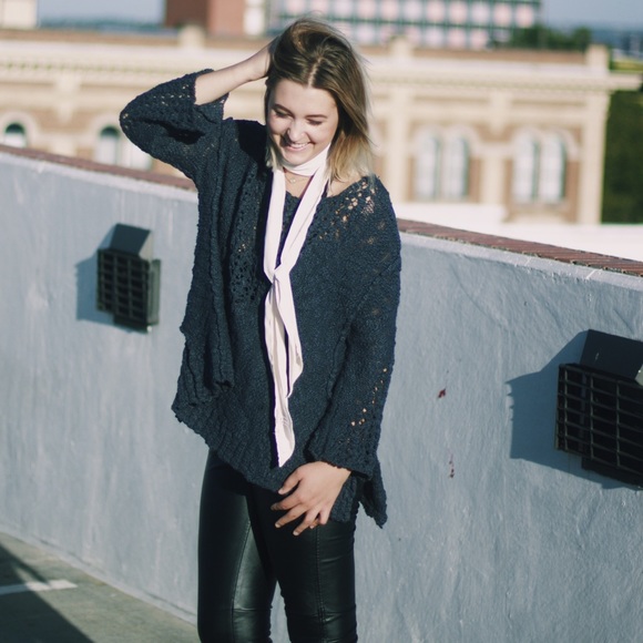 ✨Meet Your Posher!✨ - Picture 2 of 4