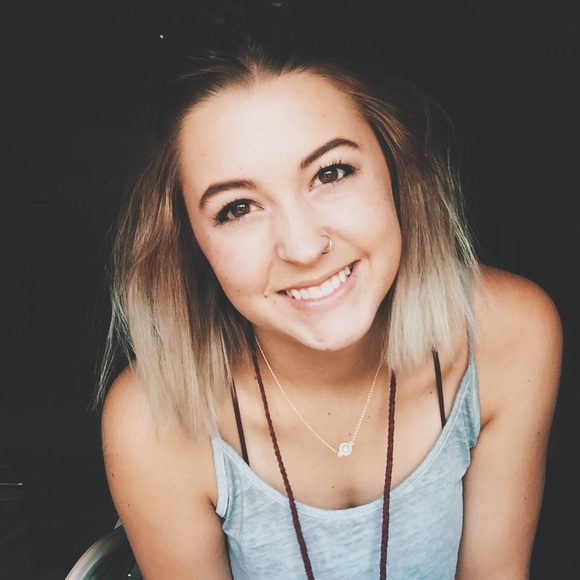 ✨Meet Your Posher!✨ - Picture 3 of 4