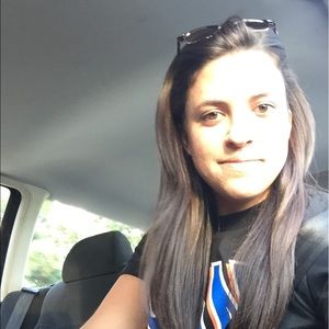 Meet your Posher, Andrea