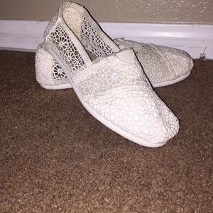 Lace shoes