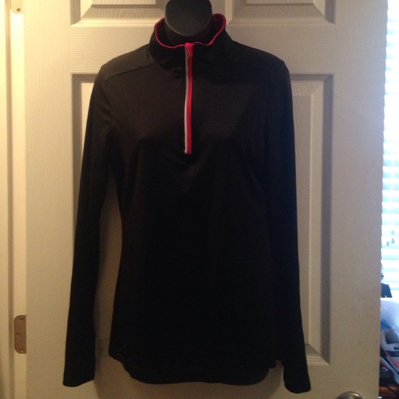 SZ Medium 100% polyester shirt