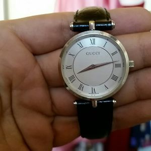 Authentic Womens Gucci watch