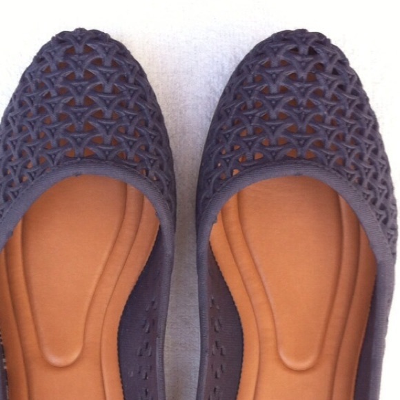 Super Cute Brazilian Rubber Flats Size 9 - Picture 2 of 3