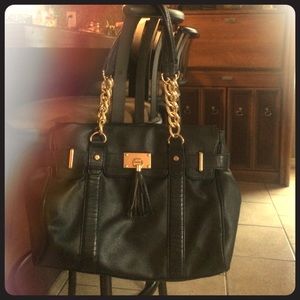 Super cute black purse!