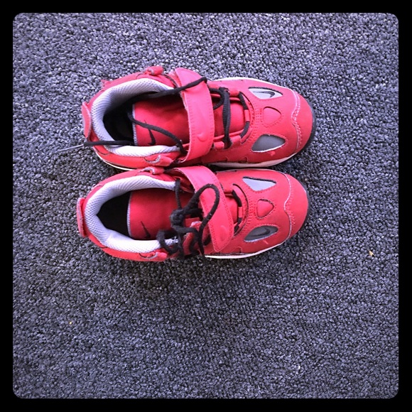 Kids Nike sneakers  size 13