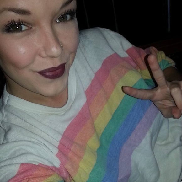 Meet your Posher, Malinda - Picture 1 of 2