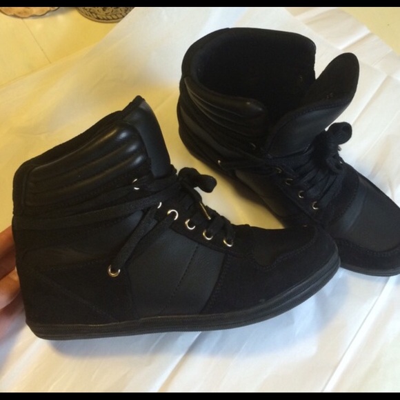 Call it Spring Black hi-top sneakers sz 7.5