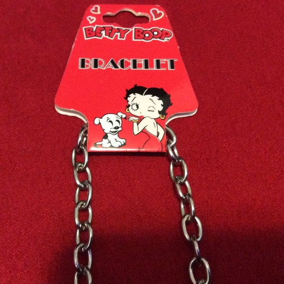 NEW NEVER USED Betty Boop charm bracelet. - Picture 3 of 4