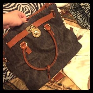 MK LARGE HAMILTON SATCHEL