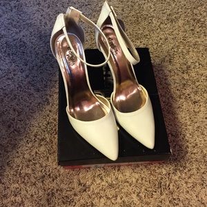 Women's shoes