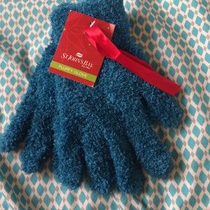 St. John's Bay Fluffy Glove