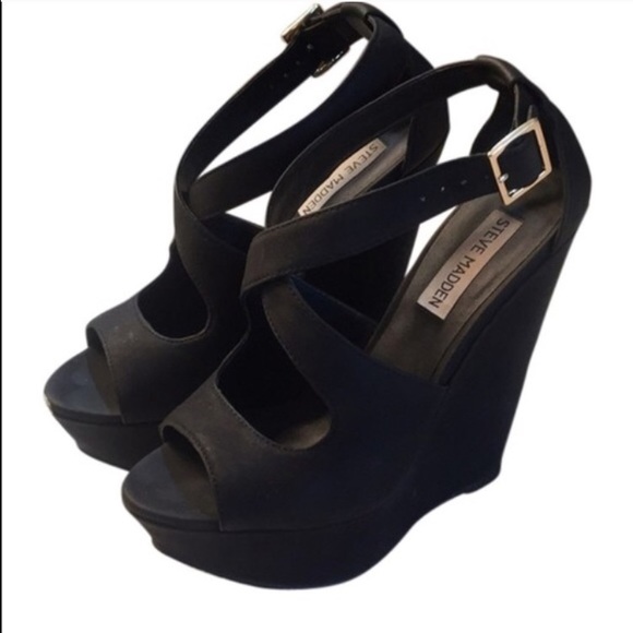 Steve Madden Shoes - Black strappy platform wedges.