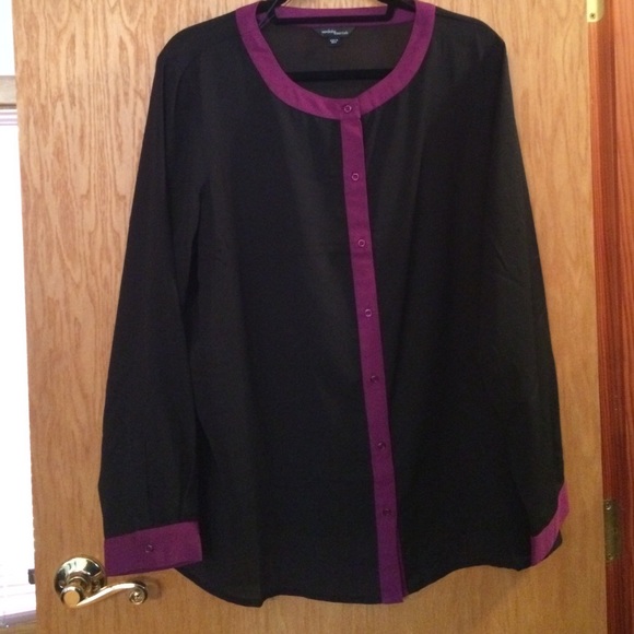 Black button down shirt with purple trim. - Picture 1 of 2