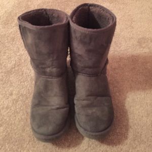 Grey uggs