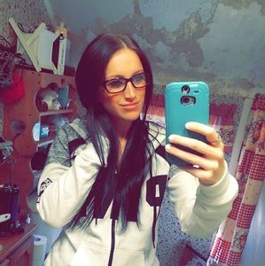 Meet your Posher, Danyelle