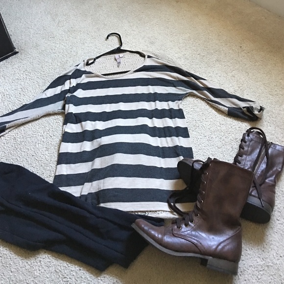 Striped quarter sleeve top