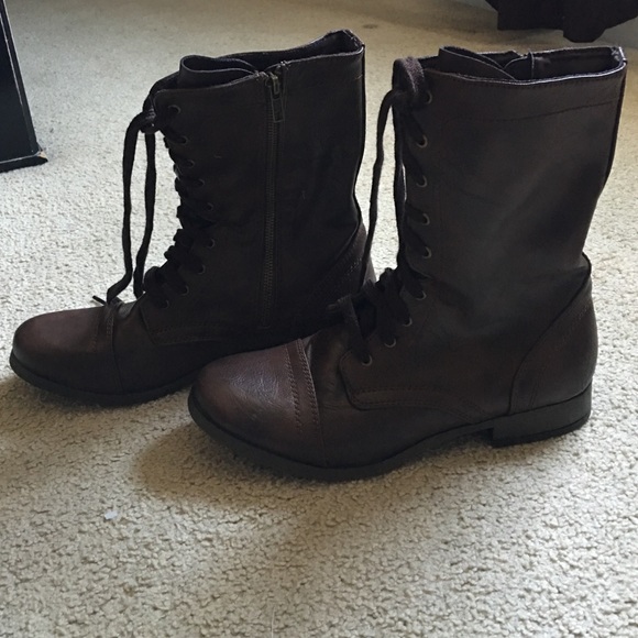 Combat boots