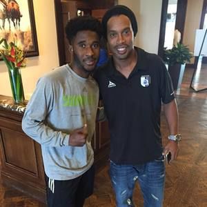 Meet your Posher, Oniel