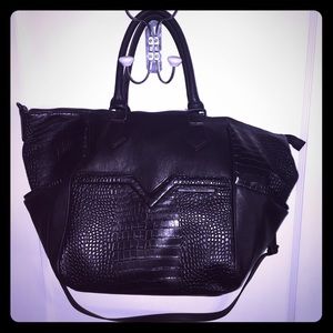 🎁🎁🎁 LIMITED TIME SALE NWT Steve Madden - Black