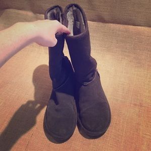 Gray Skechers fur lined boots
