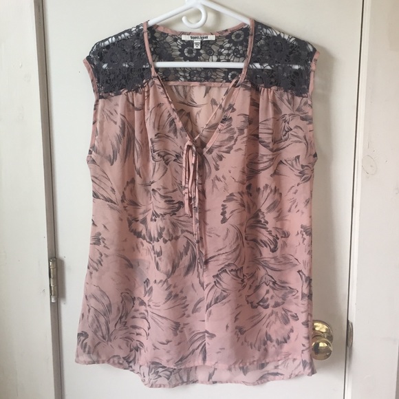 Gray and light pink top