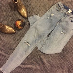 H&M high waisted light jeans