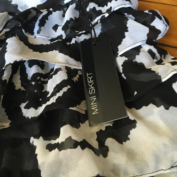 NWT Express chiffon skirt - Picture 3 of 3