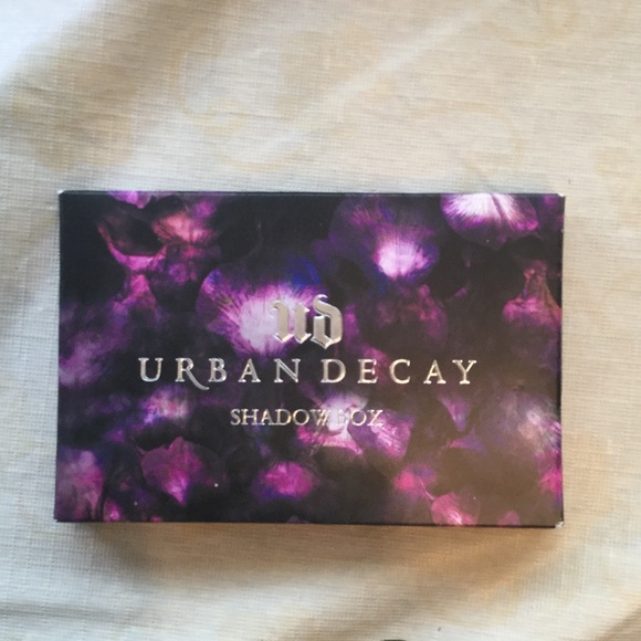 Urban Decay Other - Urban Decay shadow box