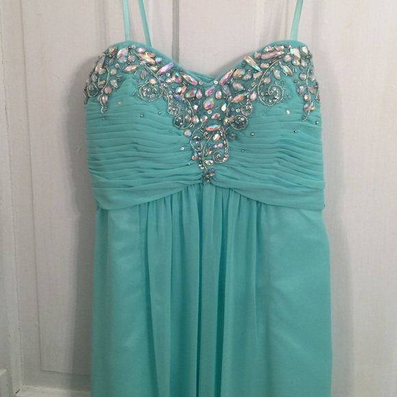 Bee Darliin formal dress - Picture 1 of 3