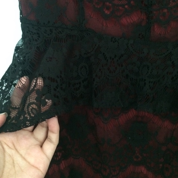 Red and black lace peplum dress - Picture 2 of 4