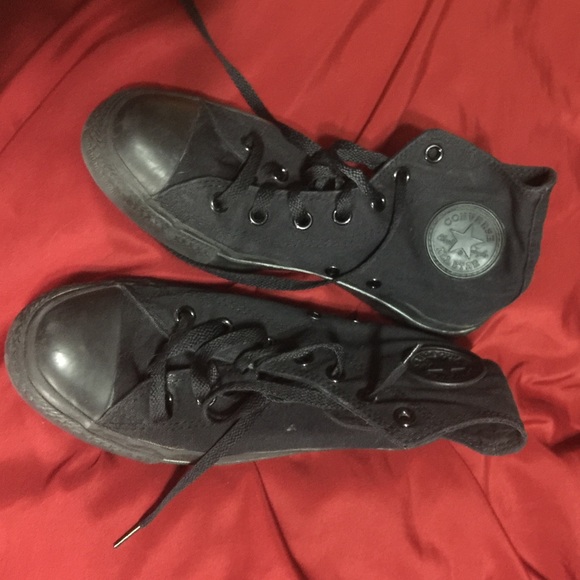 All black converse!