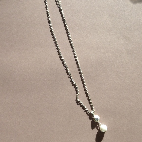 Silver pearl necklace
