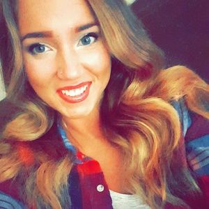 Meet your Posher, Brooke