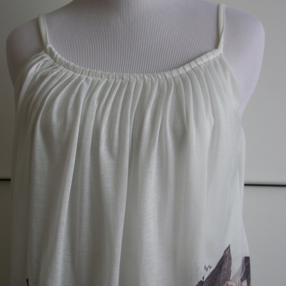 H&M white flowing top with beautiful floral XS