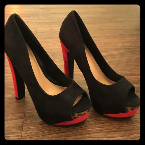 These shoes are perfect for the holidays!