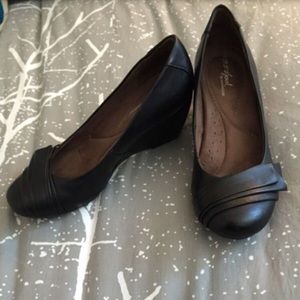 Women's dress shoes