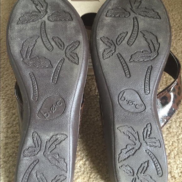 REDUCED! b.o.c Zita leopard flip flops - Picture 3 of 4
