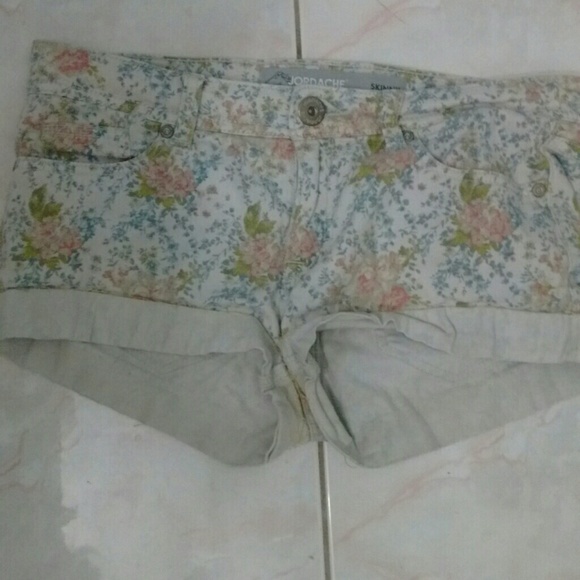Short shorts floral