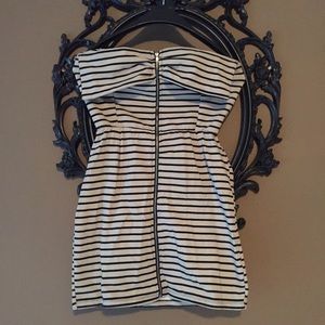 Strapless striped zipper dress