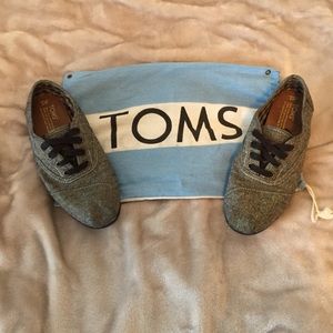 Grey sparkled lace up TOMS