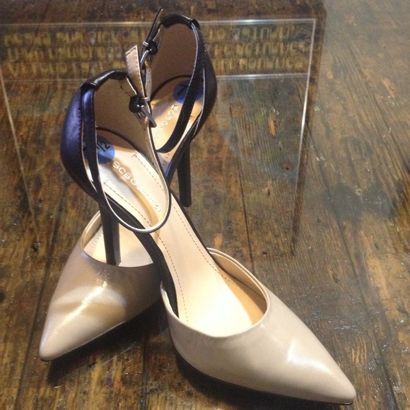 Never been worn BCBG pumps