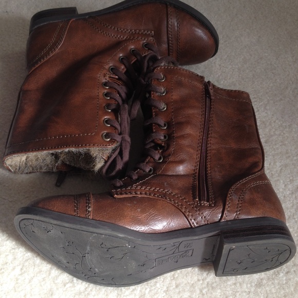 Lace up Fur lined low mid calf boots