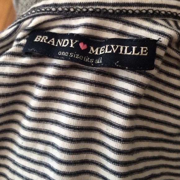 Brandy Melville crop top - Picture 2 of 2