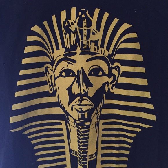Sphinx graphic tee