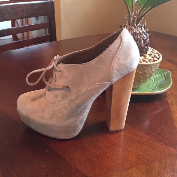 Steve Madden booties!