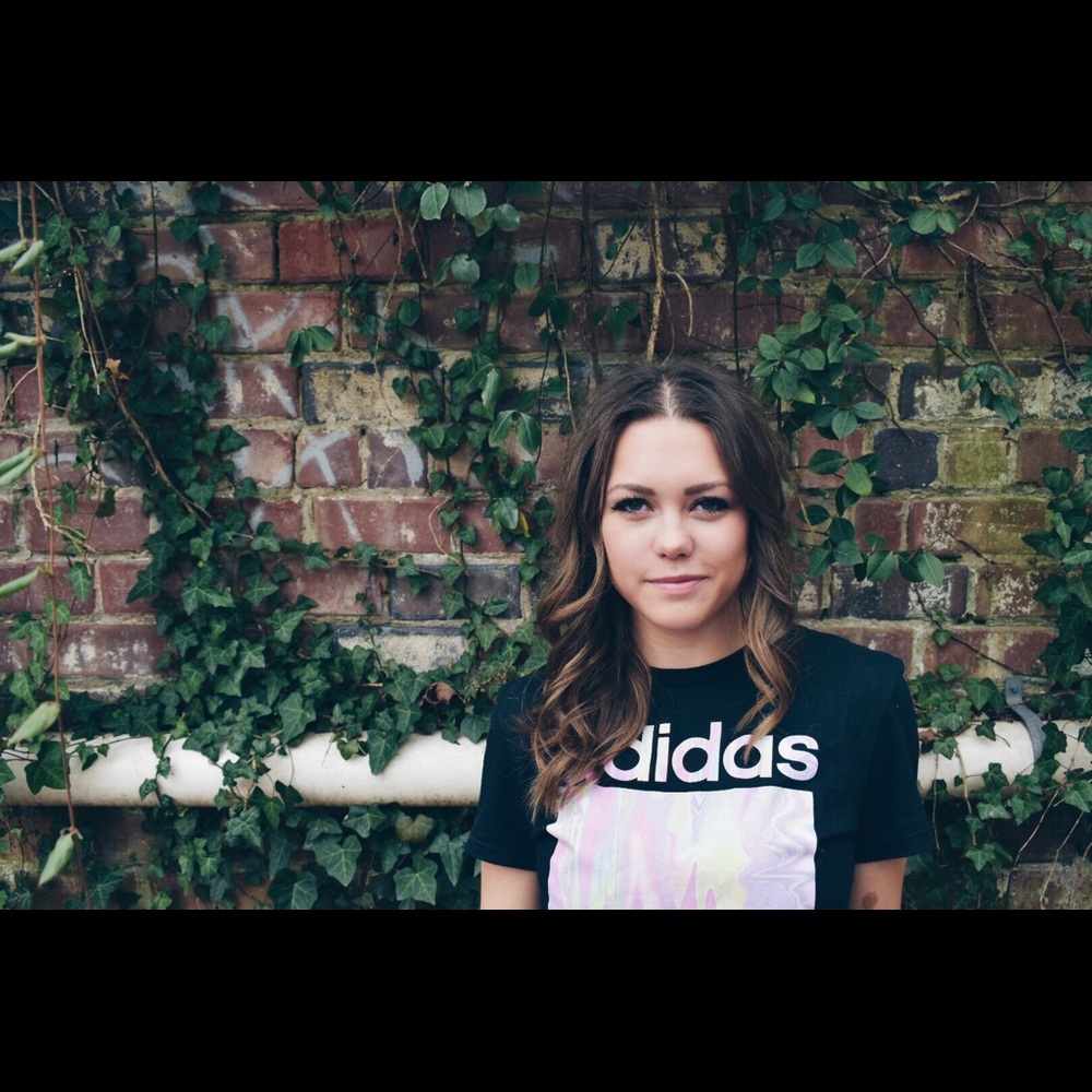 Meet your Posher, Olivia