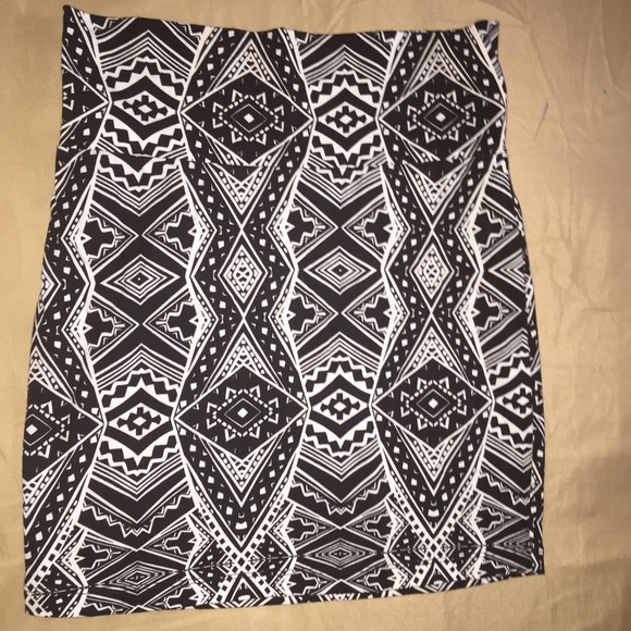 💕Mini Skirt NWOT💕 - Picture 2 of 3