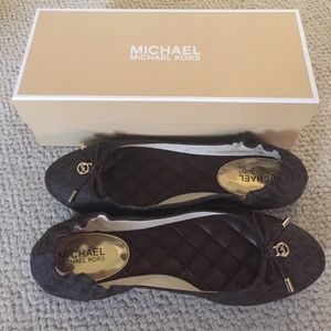 MICHAEL KORS ballet flats. Classic MK logo print