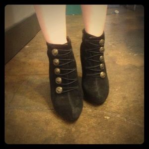 Ankle boots barely worn