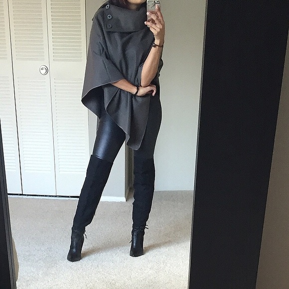 LAST ONE❗️Dark stone button cape - Picture 2 of 4